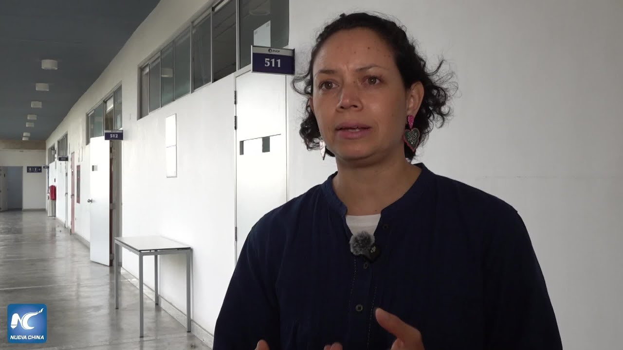 El pincel y la tinta unen culturas: peruanos exploran la caligrafía china