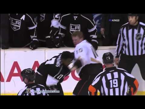 Corey Perry vs Wayne Simmonds Dec 26, 2010