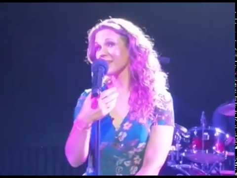 Lorie PESTER à Sète chante "je serai"