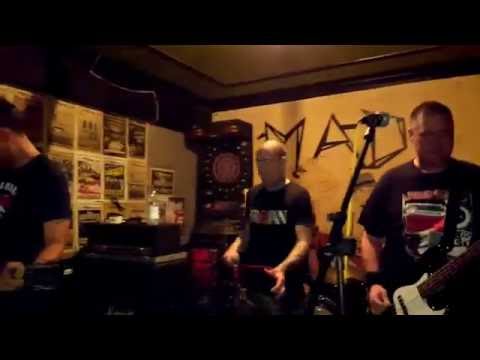 BISHOPS GREEN - TUMBLING DOWN  MAD MUSIC CLUB