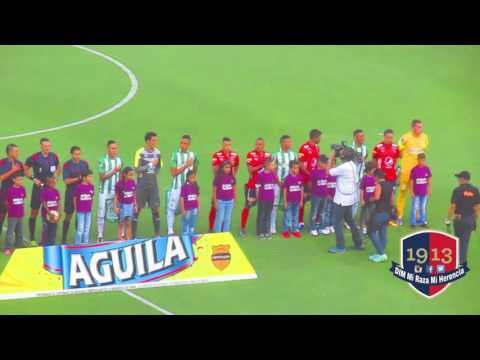 "Salida de 1r Tiempo en clasico DIM Vs NAcional." Barra: Rexixtenxia Norte • Club: Independiente Medellín