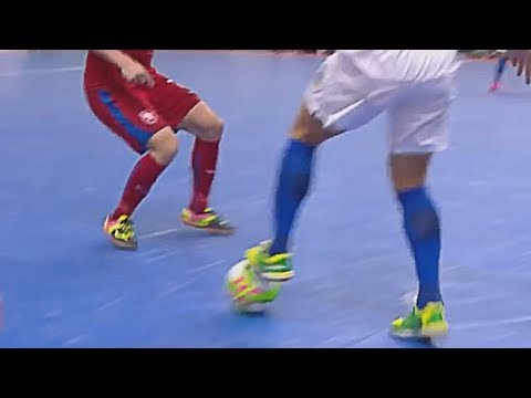 the craziest futsal nutmeg