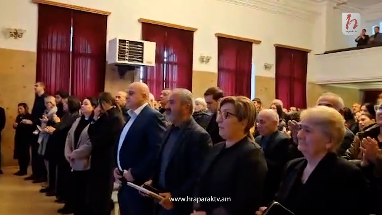 Հոտնկայս ծափահարություն, լաց եւ մեծարում. Վալոդյա Գրիգորյանի ծննդյան օրն է