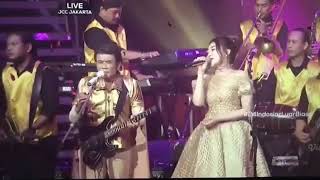 Download lagu Pertama kali via vallen duet vs Bang H.roma irama. mp3