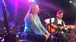 Lynda McLaughlin from LYVA performs Hallelujiah at Jeff Buckley Tribute