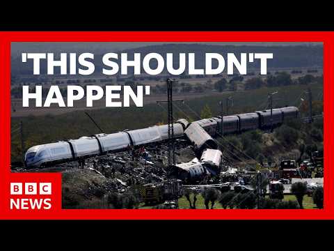 Rail expert unpacks deadly train crash in Spain | BBC News