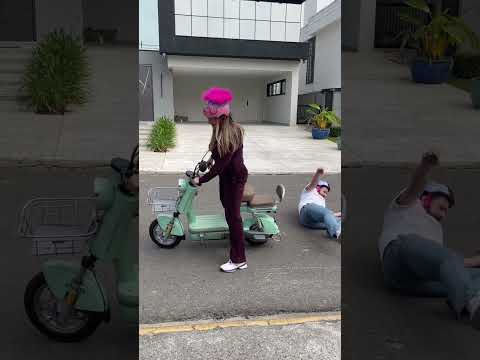 CADA UM TEM O PILOTO QUE MERECE   JESSICA GODAR