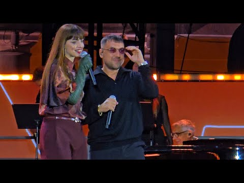 Una Nessuna Centomila - La Musica Non C'è (Coez / Annalisa) Live in Napoli 25.09.2025
