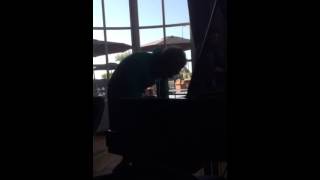 MICHAEL SHANNON PLAY PIANO AT THE DEAUVILLE FILM FESTIVAL