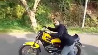 Download lagu Cewe Cantik Naik Motor RX King Jatuh mp3