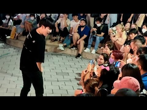 THURSDAY. HYOJIN & YU KAGAWA. EXHILARATING INTERACTIVE PERFORMANCE. HONGDAE STREET.