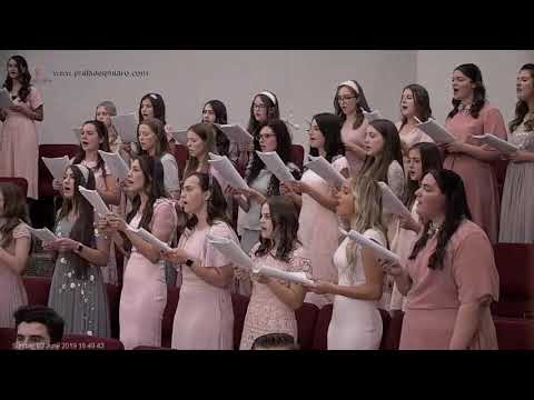 Pastor Adi Tise si Corul de Fete la Biserica  Filadelfia, Portland Oregon