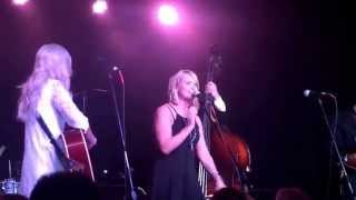 Miranda Lambert Returned to the Stage to Sing &quot;Heart Like Mine&quot; with Ashley Monroe