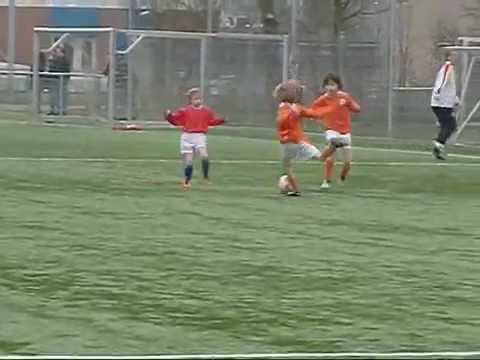 Oranje Wit E12 - VVGZ E6  03-03-2012   uitslag 1 - 4