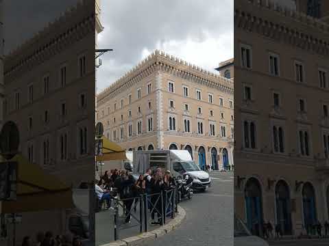 Church of San Marcello down to famous Piazza Venezia Square, by BUS 492 across #shorts #italy