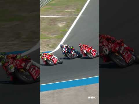 Toprak überholt Bulega in Rennen 1 🔥 | 2025 #EstorilWorldSBK 🇵🇹