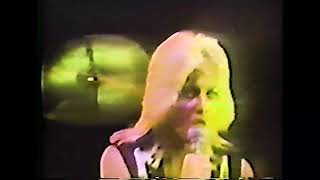 California Paradise (Live In Japan, 1977) (VHS 1) - The Runaways