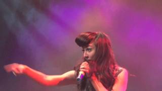 White Girl raps &quot;Look At Me Now&quot; LIVE- Karmin