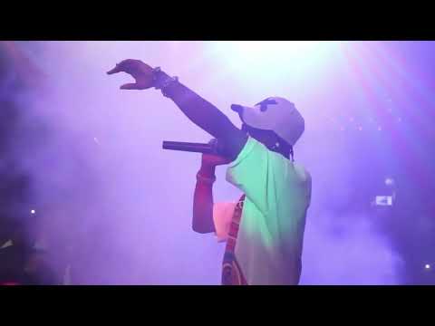 You can’t believe what Bella Shmurda give out to fans in a concert in Abuja ..