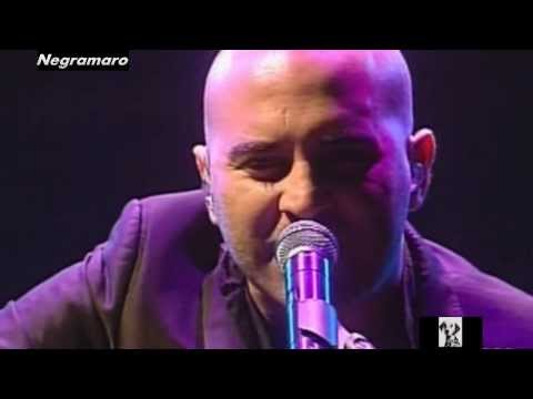 Giuliano Sangiorgi - Mentre tutto scorre (dal DVD "La finestra tour in teatro", versione acustica)
