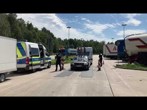 Polizei-Großkontrolle am Hermsdorfer Kreuz