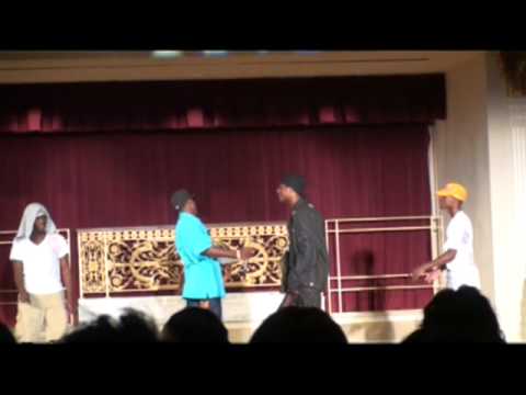 Rapper Yung Rowdy & Clipz