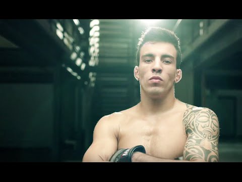 Forjado no aço: Amigos e família falam da trajetória de Thomas Almeida