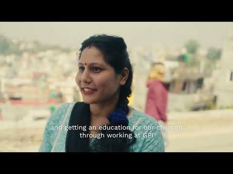 Conheça os artesãos por trás de nossas embalagens para presentes