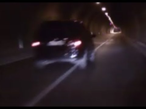 Preticanje preko pune linije u tunelu