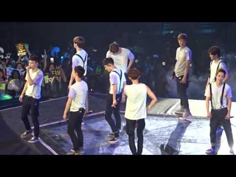 160110 CHRISTMAS DAY - EXO'LUXION SINGAPORE