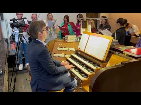 JA SAM S VAMA (Nebo gori, zemlja blista)