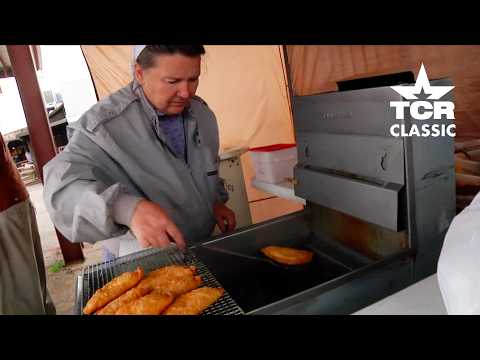 How Mom’s Fried Pies Became a First Monday Favorite | Texas Country Reporter