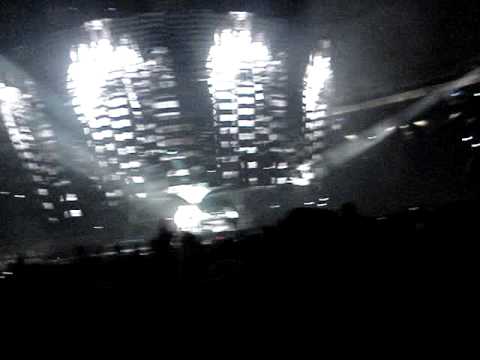 U2 - Vertigo En vivo / live Tour 360º  La Plata 3 de Abril 2011.