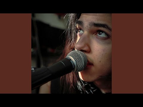 Smiling - Axl Red