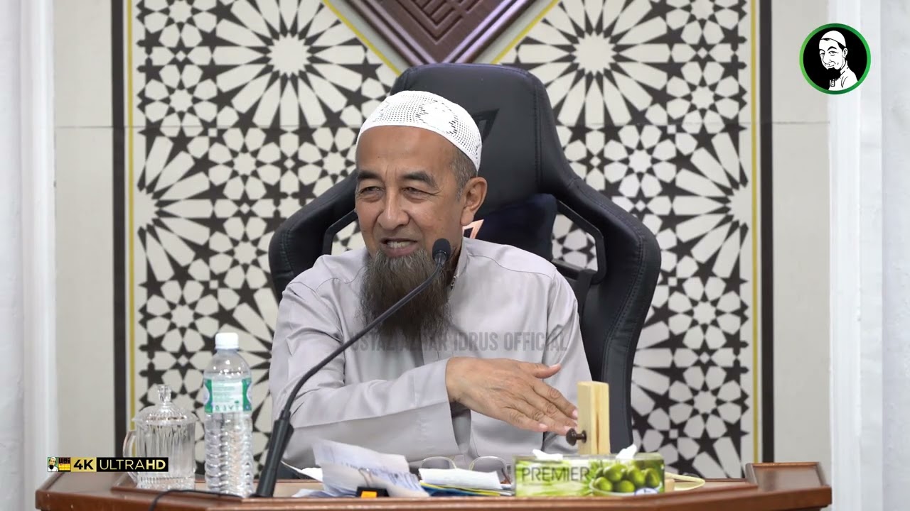 Tengah Solat Ada Orang Datang Tidur Di Hadapan - Ustaz Azhar Idrus