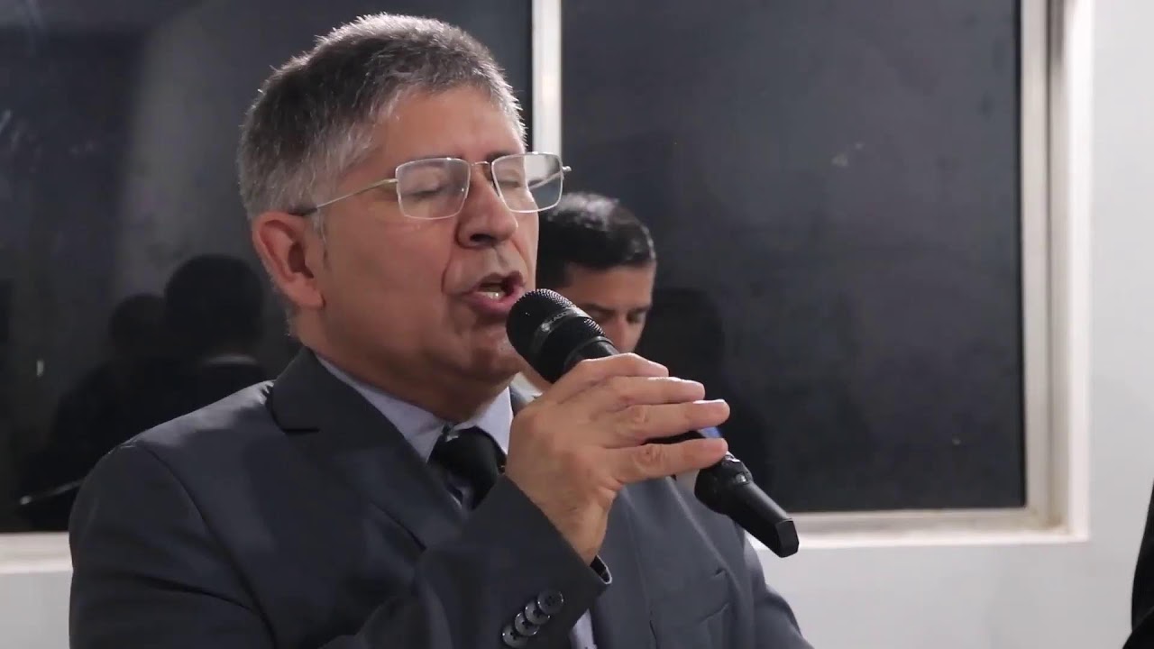 Lição 04 - Deus é Triúno