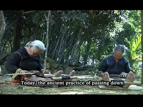 The Traditional Li Weaving Textile Technique Still in Use Today