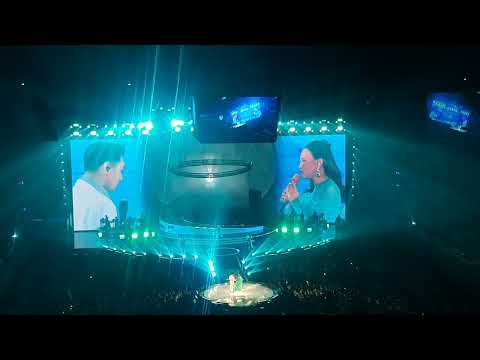 Fancam Rossa - Terlalu Cinta ft. Afgan || @Konser ROSSA HERE I AM