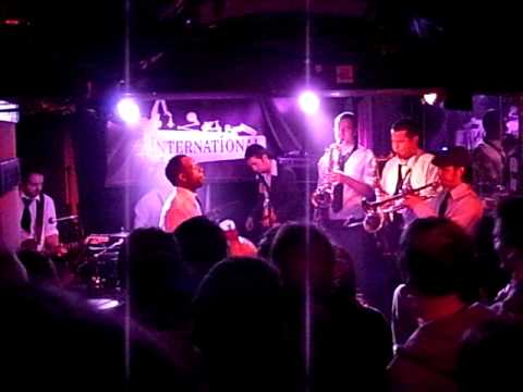 Afrodizz play propaganda at the internstional in Paris