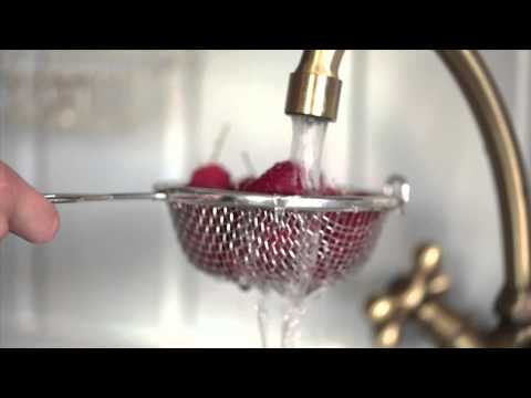 Pečeme s Lučinou - Lučinový dortík s malinami - TV spot