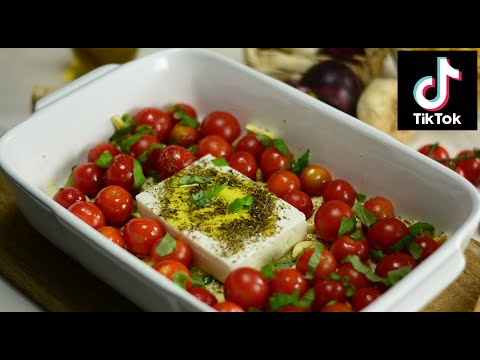 TikTok baked feta pasta with cherry tomatoes and roasted red peppers | Taby's Welt