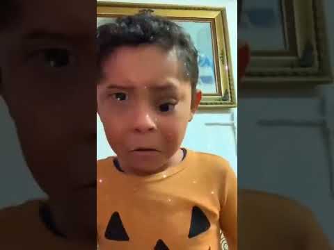 por ver tanta  tele chamacos se enchuecan los ojos