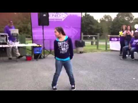 Miryana performs for Walk to End Alzheimer's