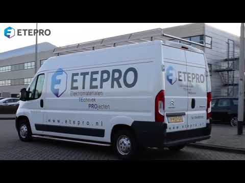 Video afspelen. De video opent in een sub-venster en begint meteen met spelen indien toegestaan.