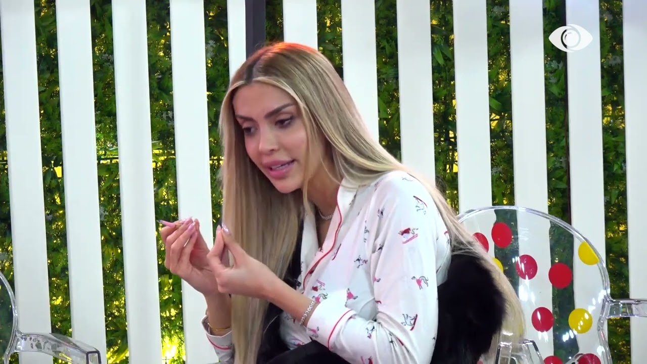 Ti më thua kam dashur të të puth…/ Vijon sqarimi mes Mateos dhe Brikenës