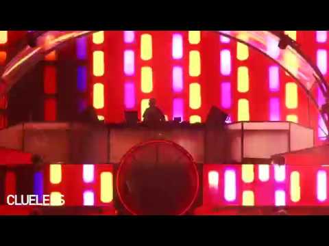 Fatboy Slim playing Man Without A Clue - Disorder @ Bangkok S20 2019