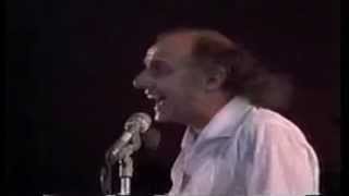 Gilles Vigneault - Tout le monde est malheureux