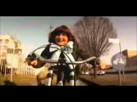 I soliti idioti - Mamma Esco Canzone