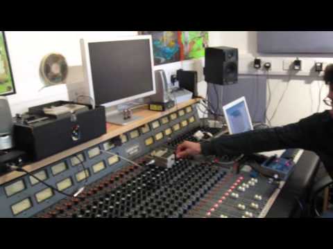 Fire in the booth - rootsman style!