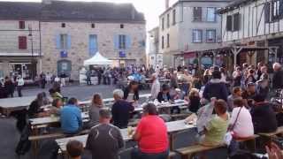 preview picture of video 'Visit Lacapelle Marival - marché nocturne - France'